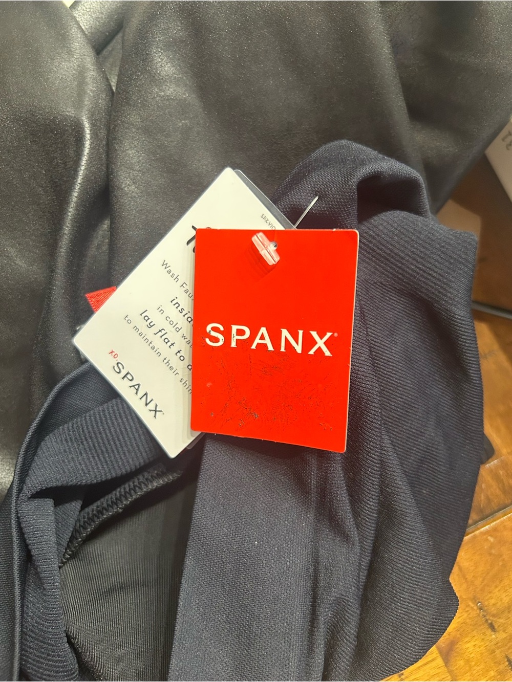 *NWT* SPANX Women’s Mama Maternity Black Faux Leather Leggings, Size XS - Picture 13 of 15